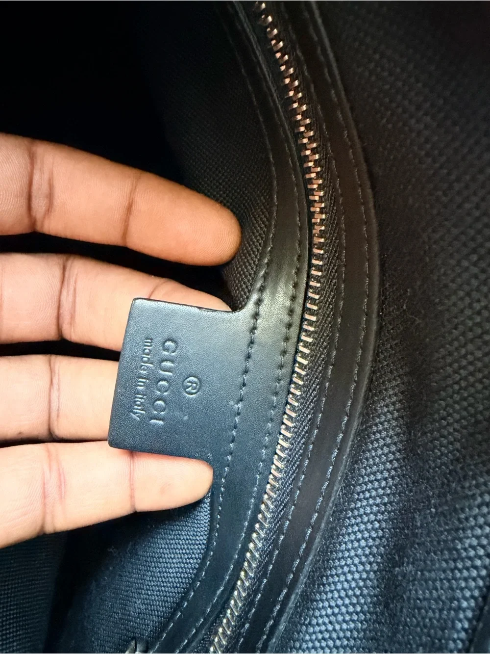 Gucci compact messenger